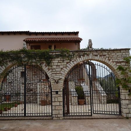Villa Qarri クサミル エクステリア 写真
